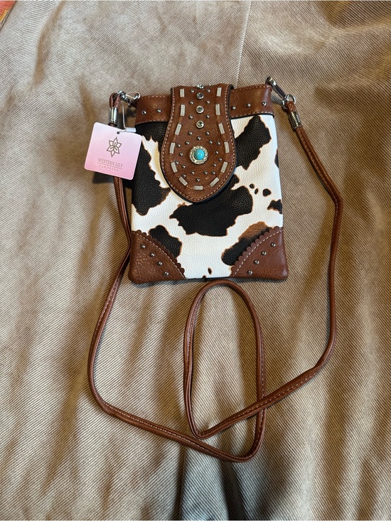 western lily Handbags - 👜 NWT Western Lily Cow Print Crossbody Phone Bag Wallet